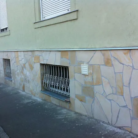 Kis Nyugi Zug Beci
